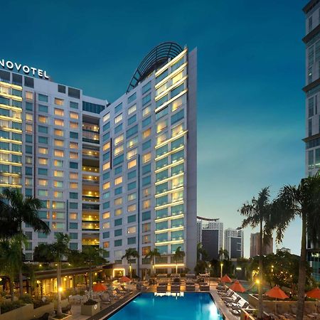 Novotel Manila Araneta City Hotel Exterior photo